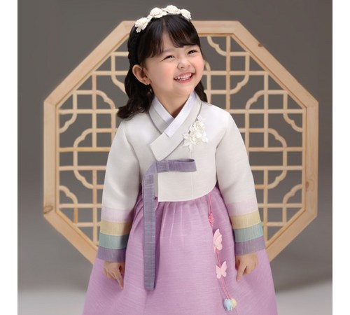 우아한 보라색 한복