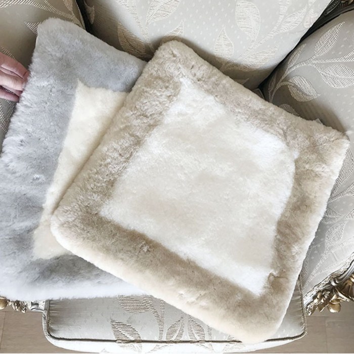 다이너스티 호주 사계절용 보더 양모방석 42×42 cm 베이지, 실버 호주양모 100 wool 겨울나기 사무실 학교 방석추천