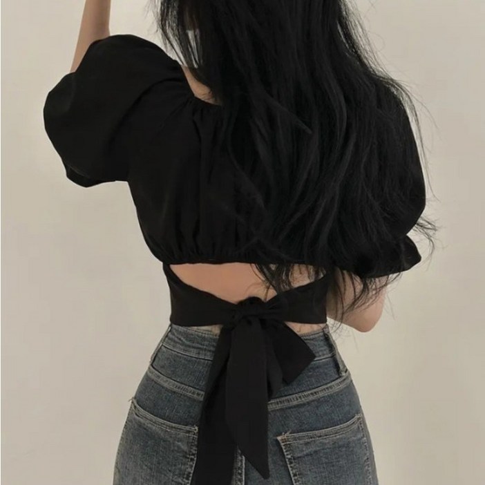 뒷리본 스퀘어넥 퍼프소매 크롭 블라우스