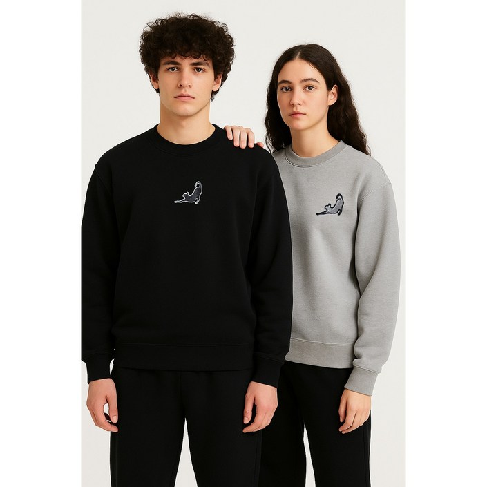 편안함과 스타일 언테임드 고양이 오버핏 맨투맨