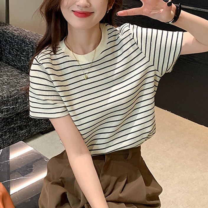 일리아노 여성 단가라 줄무늬 스트라이프 반팔 티 일리아노 여성 단가라 줄무늬 스트라이프 반팔 티