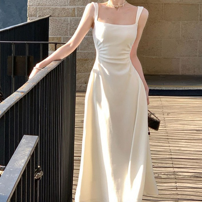 모이르벨라 사이드 셔링 스퀘어넥 민소매 롱 원피스 O2630117