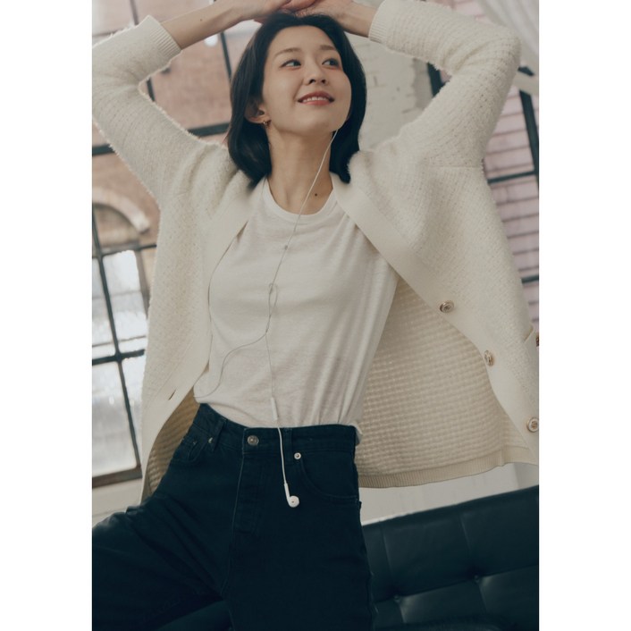 세이에라 데일리 브이넥 루즈 가디건 화이트
