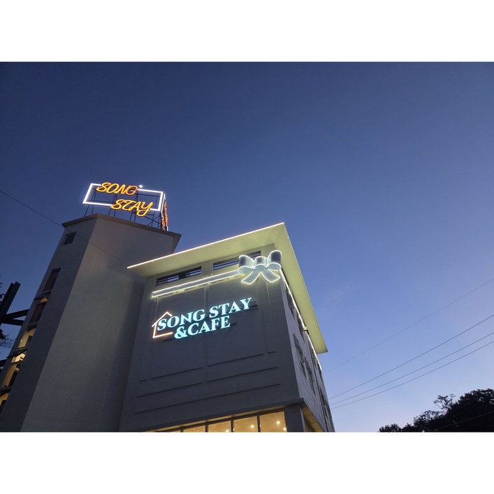 철제 리본 간판 실사 출력 LED 채널 맞춤 시공  매장간판  외부 간판 건물리본 철제리본인테리어장식 시즌장식인테리어소품 간판, 실사, LED, 외부간판, 매장, 셀프, 불루