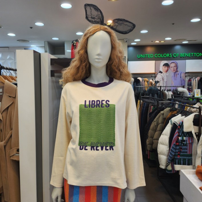 베네통 컬러 배색 자수 티셔츠 BATS033112942543 백화점