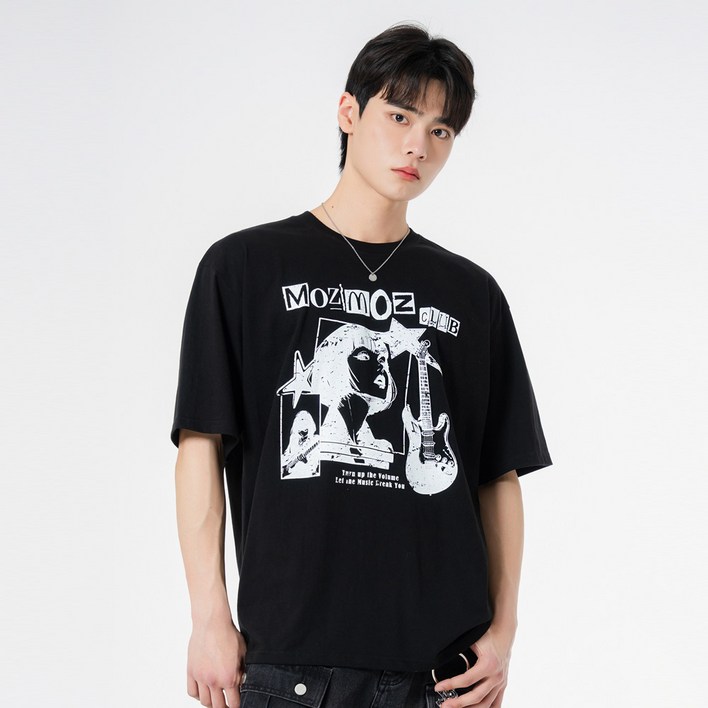 모즈모즈 코믹걸 오버핏 반팔티셔츠