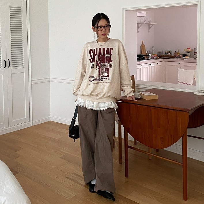 시크블랙 버르알 라운드넥 빈티지 왕오버 루즈핏 맨투맨 cpt15632k47