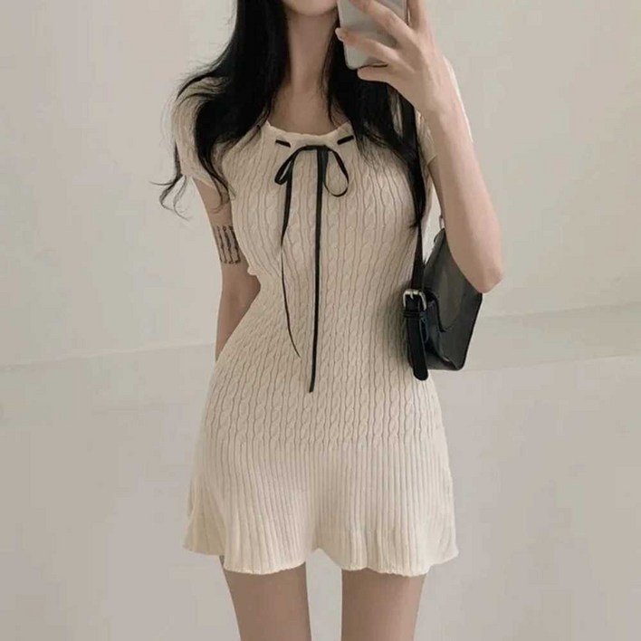 슬림핏 반팔 니트 미니 원피스 여성 짧은 치마 허리 강조 예쁜 데일리룩 원사이즈 국내