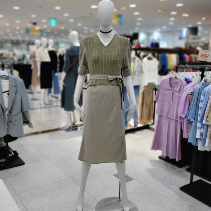 니트레이어드 V넥 벨티드원피스(E223PSE125/카키)DG 382980