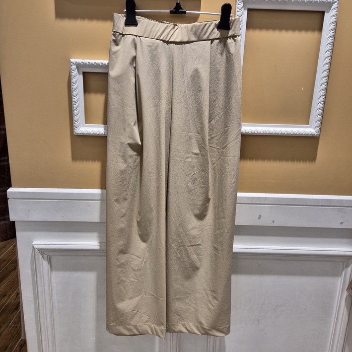 BCBG 비씨비지 여름24 턱 밴딩 바지 B4B4Y941