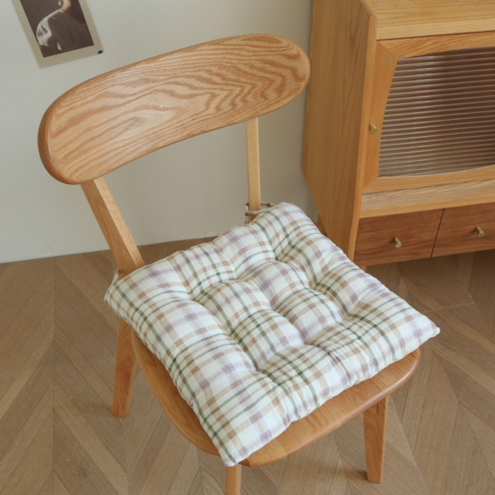 에버하우스 러블리 체크패턴 소프트 퀼팅 방석 쿠션 에버하우스 러블리 체크패턴 소프트 퀼팅 방석 쿠션