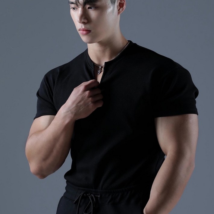 카미드 머슬핏 골지 브이넥 반팔니트