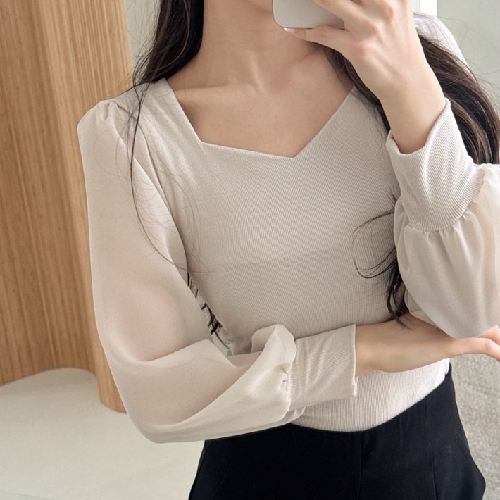 러브레터 퍼프소매 벌룬 하트넥 블라우스