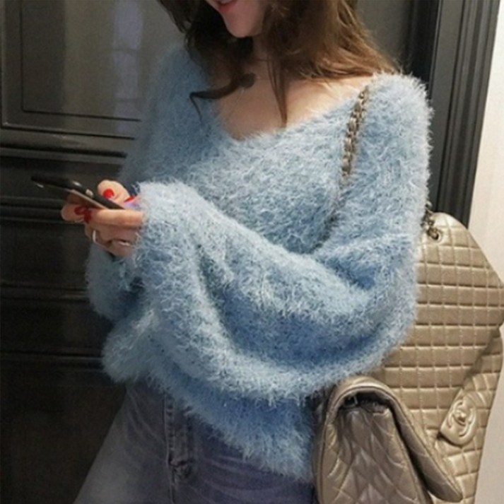 화인홈 잇츠스타일 세련된 솔리드 컬러 보송한 스웨터 니트 브이넥 루즈핏 하늘색 플로티 꽈배기연보라핫핑크 알파카단추 어깨니트숄퍼프 크롭니트스웨터 모헤어