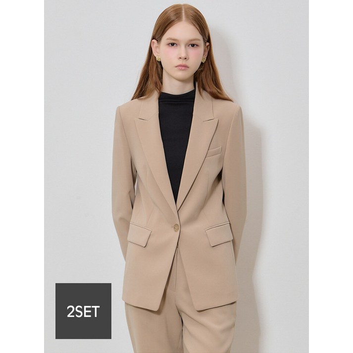 쉬즈미스 2SET쉬즈미스(SHESMISS)  피크드 싱글 재킷+베이직 크롭 슬랙스 (택가격:506000)