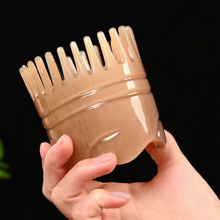 천연 소뿔로 만든 건강 마사지 빗  머리와 두피의 자연스러운 힐링을 선사하다, 1개, 천연둥굴 소뿔빗