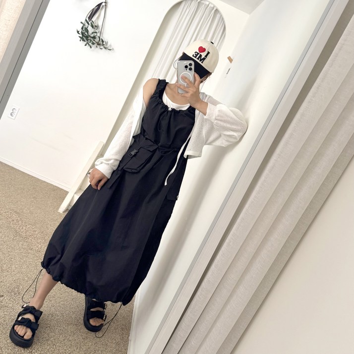 에이치스 캐주얼 여행룩 바스락 나일론 미니포켓 벨트세트 아방핏 밴딩넥 민소매 카고 롱원피스