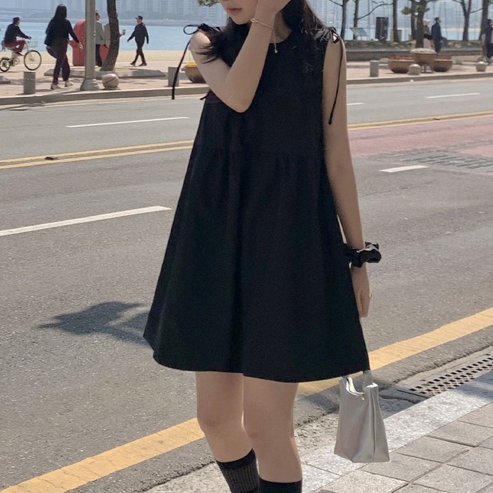 타니즈 랩터 셔링 라운드넥 리본포인트 민소매 나시 미니원피스