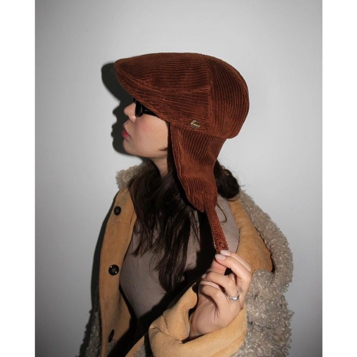 아미먼트 amiment 코듀로이 귀달이 카멜 헌팅캡 여성 겨울 모자