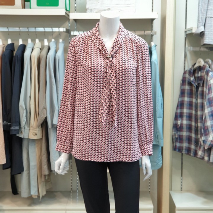 크로커다일레이디 목스카프넥블라우스 CLCFBL107NC중앙로역점