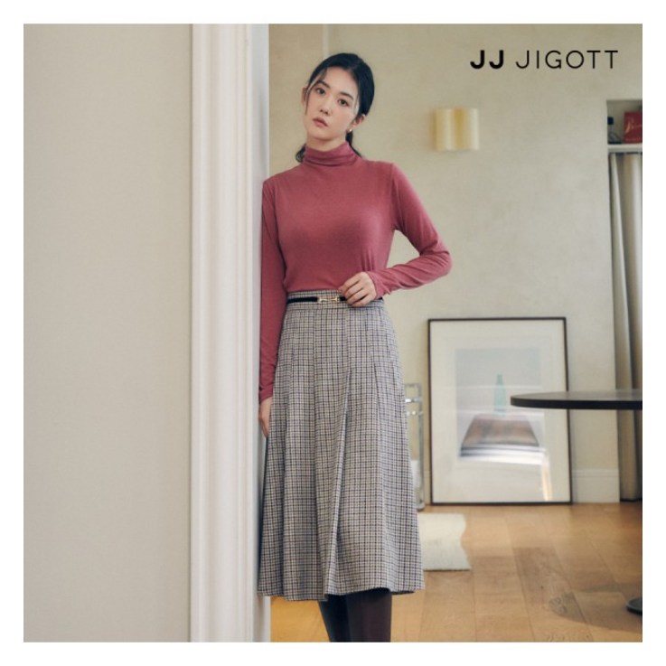 JJ지고트 JJ지고트 슬림핏 하프넥 울 티셔츠 GNAP0TSP1